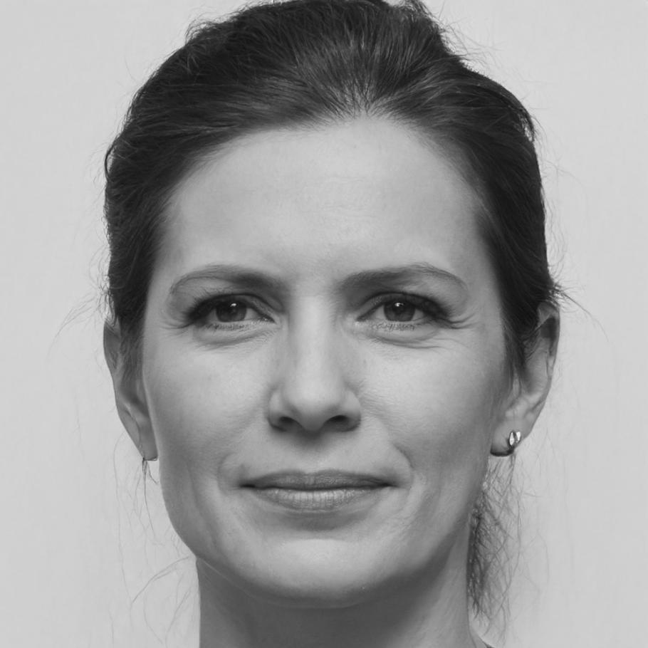 Retrato profesional de Esperanza Montiel